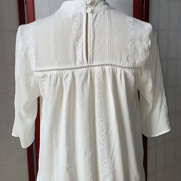 Anthropologie Leith White Lace High Neck Top with Eyelet Cut Outs (Size: Small) - Picture 14 of 16